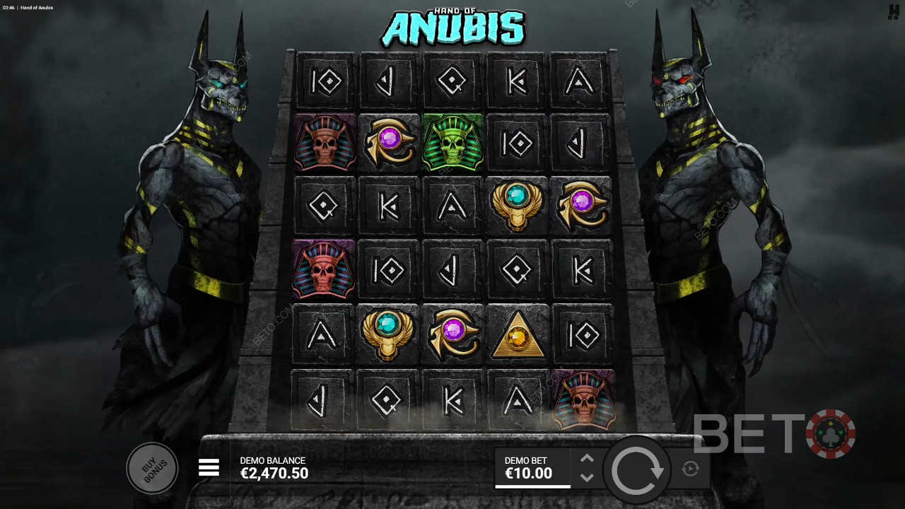 Det større oppsettet bidrar til flere gevinster i spilleautomaten Hand of Anubis.