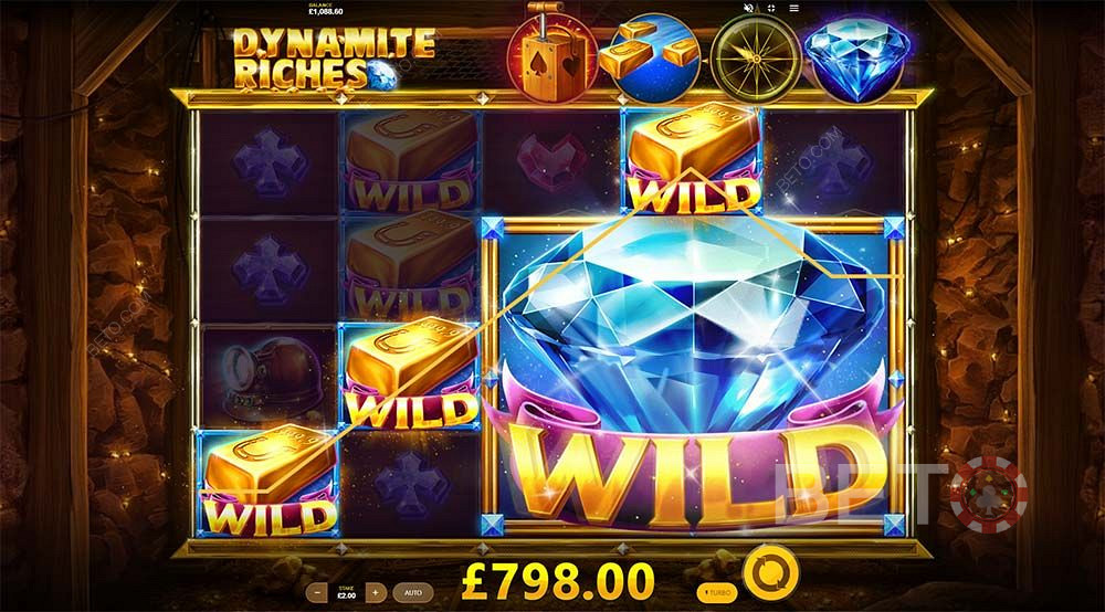 Gold bar wilds og Expanding wilds kan erstatte vanlige symboler for å gi deg store gevinster i Dynamite Riches
