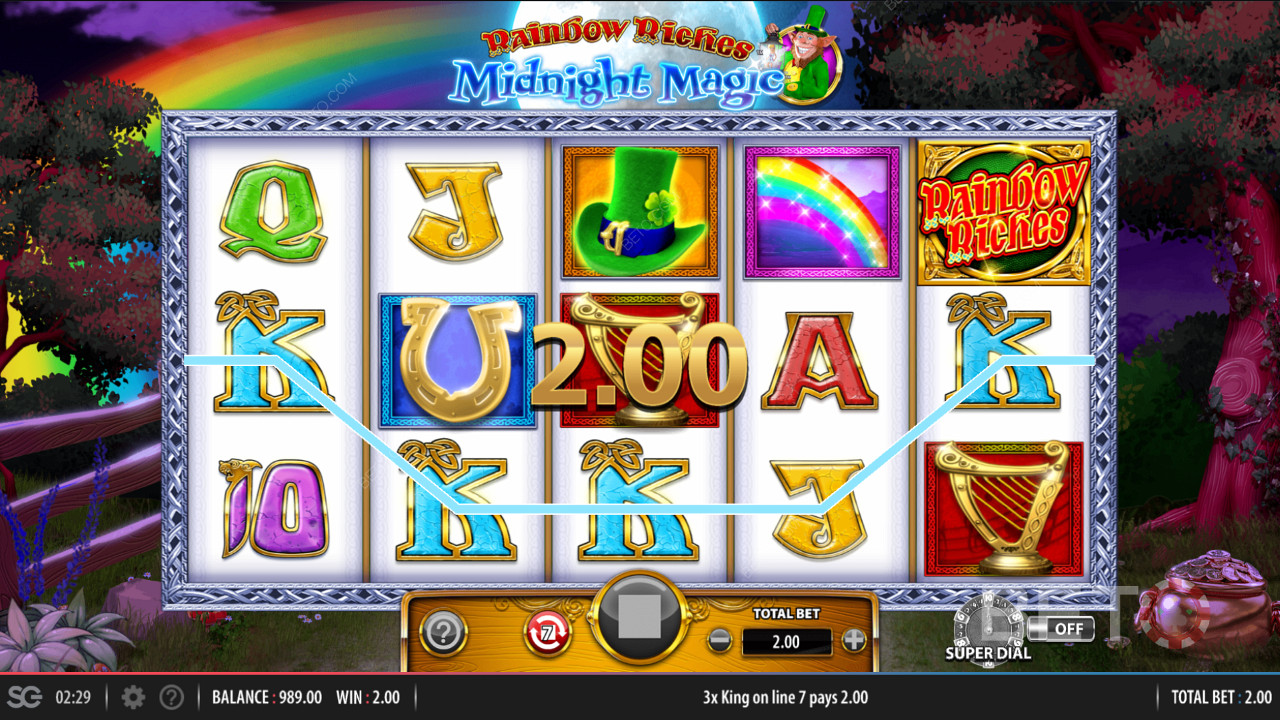 10 forskjellige aktive gevinstlinjer i spilleautomaten Rainbow Riches Midnight Magic