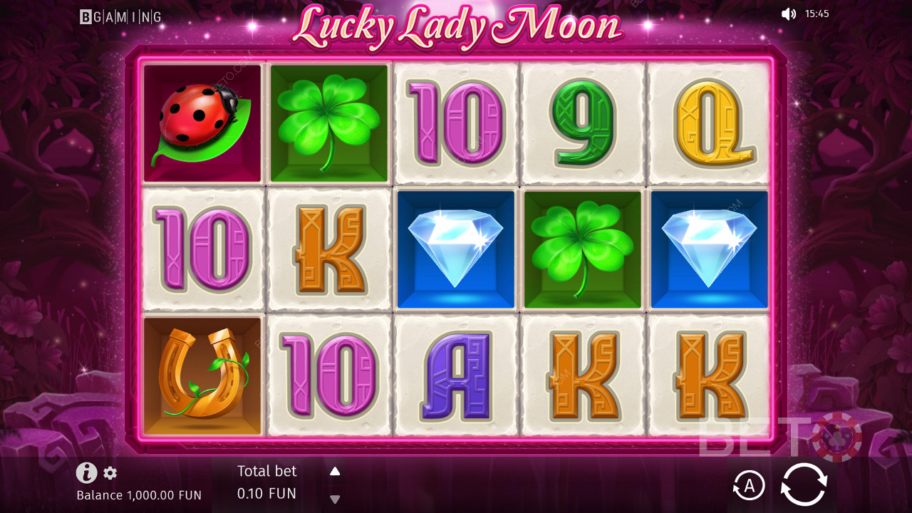 Basert på et fantasy-tema, brukte Lucky Lady Moon -sporet 10 faste gevinstlinjer på et 5x3 rutenett