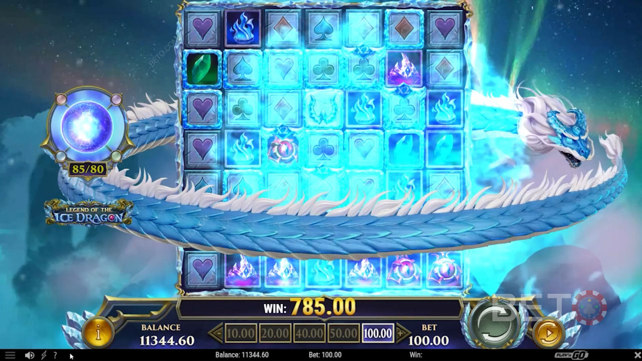 Utløs Dragon Blast ved å samle 80 vinnende symboler i Legend of the Ice Dragon sporet