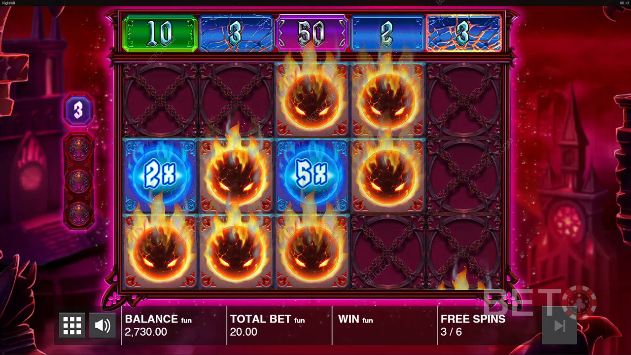 Kun Fireball-, Fireball Multiplier- og Fire Orb-symbolene vises under gratisspinnene.