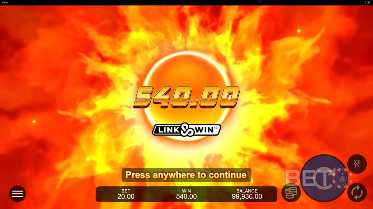 Vinn 10 000 ganger innsatsen din i spilleautomaten Blazing Wheel 10000 på nett!