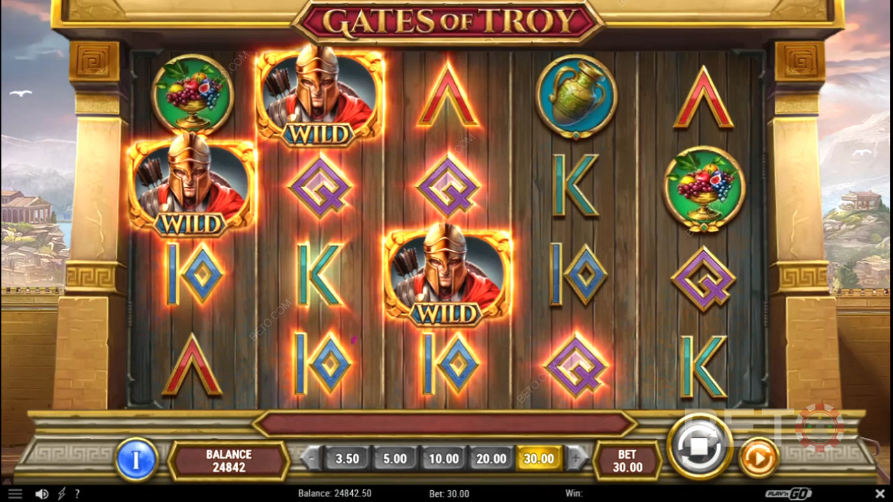 Wild-symboler har høye utbetalinger i spilleautomaten Gates of Troy